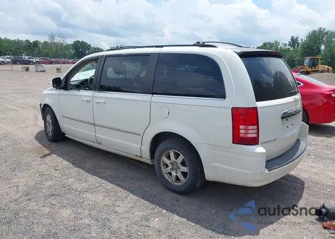 2010 Chrysler Town & Country Touring from USA, damaged, VIN 2A4RR5D13AR110295